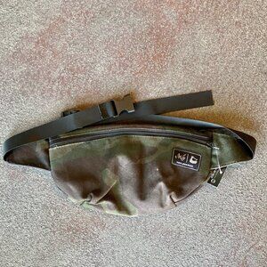 Man Junk Camo Working Man Fanny Pack
